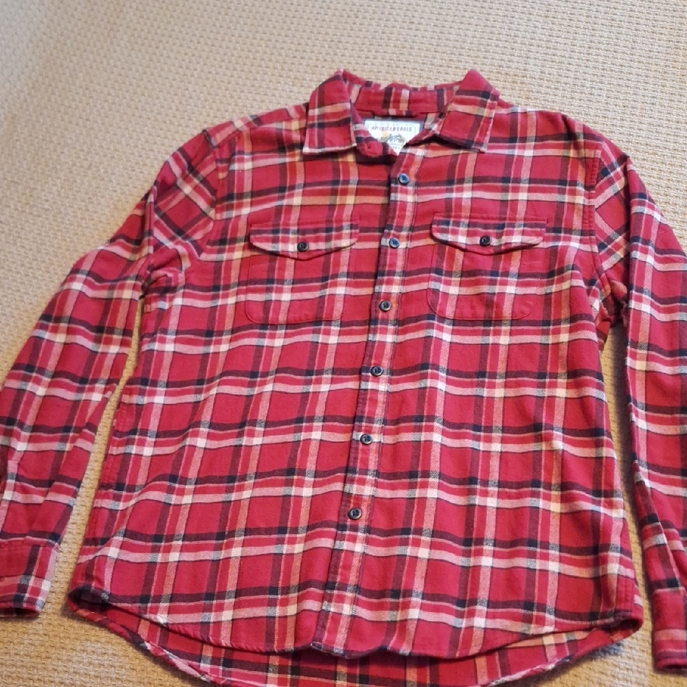 American Eagle Outfitters Red and White Plaid Men's Shirt